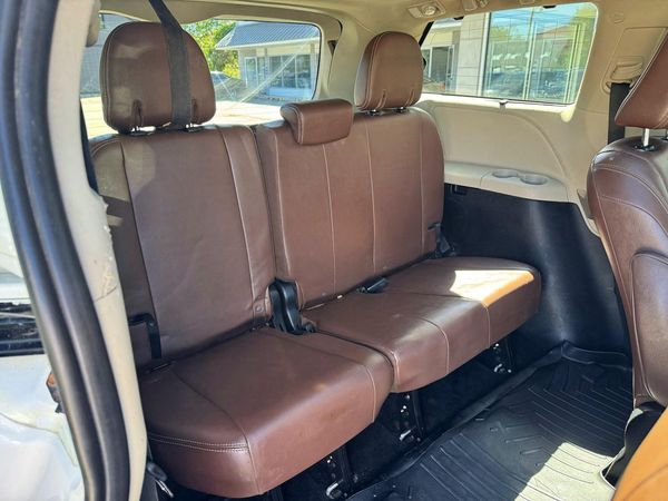 2016 TOYOTA SIENNA