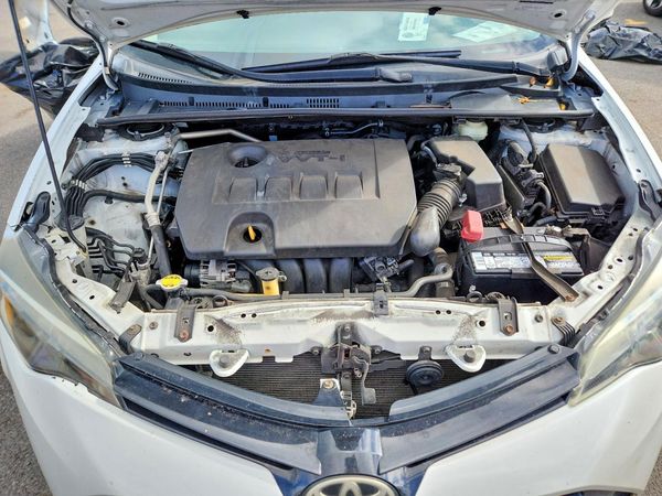 2017 TOYOTA COROLLA — Engine bay