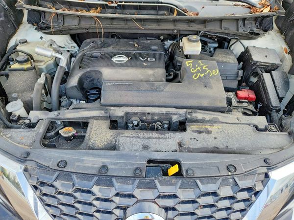 2020 NISSAN MURANO — Engine bay