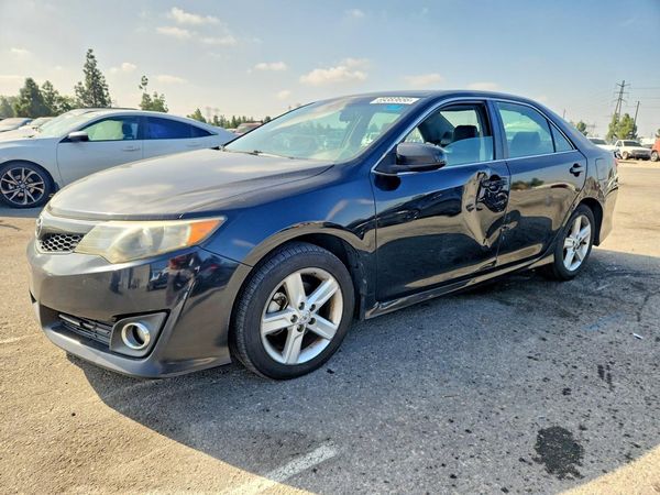 2014 TOYOTA CAMRY — Front 3/4