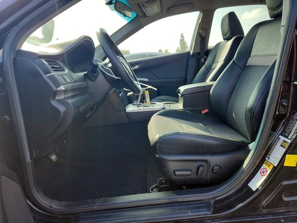 2014 TOYOTA CAMRY — DENT