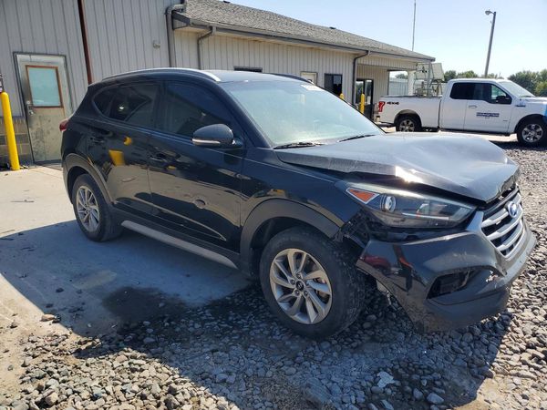 2017 HYUNDAI TUCSON — Passenger 3/4