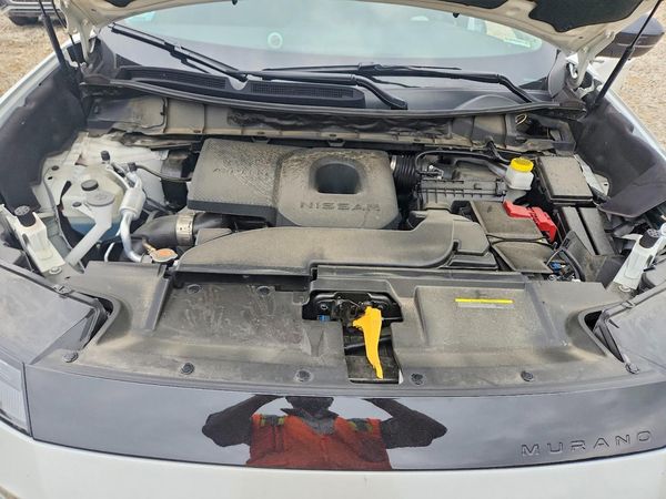 2025 NISSAN MURANO SL — Engine bay
