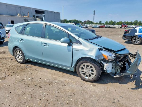 2017 TOYOTA PRIUS V TH — Passenger 3/4