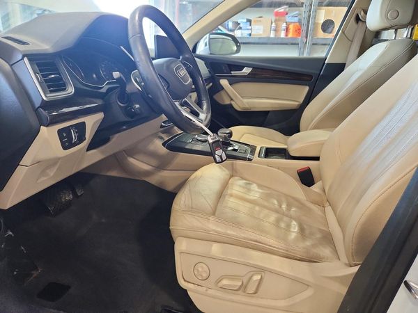 2020 AUDI Q5 — DENT