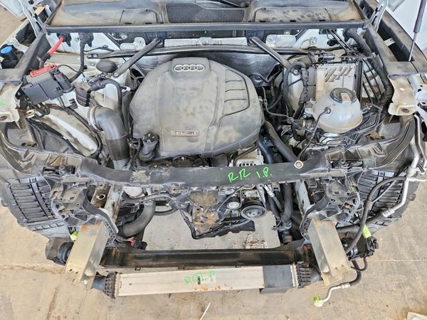 2020 AUDI Q5 — Engine bay