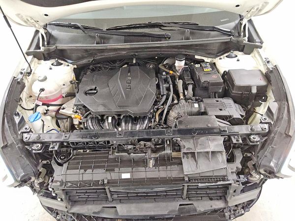 2025 KIA SPORTAGE LX — Engine bay