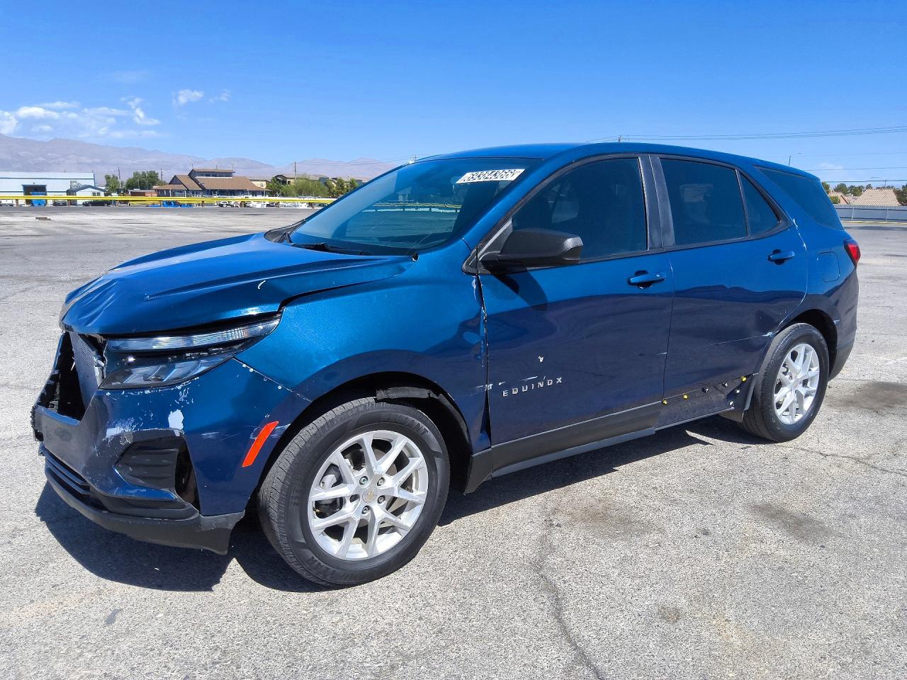 2022 CHEVROLET EQUINOX LS — Front 3/4