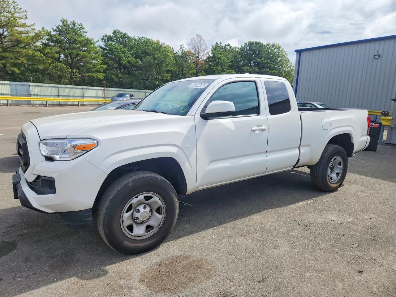 2023 TOYOTA TACOMA SR5 — Front 3/4