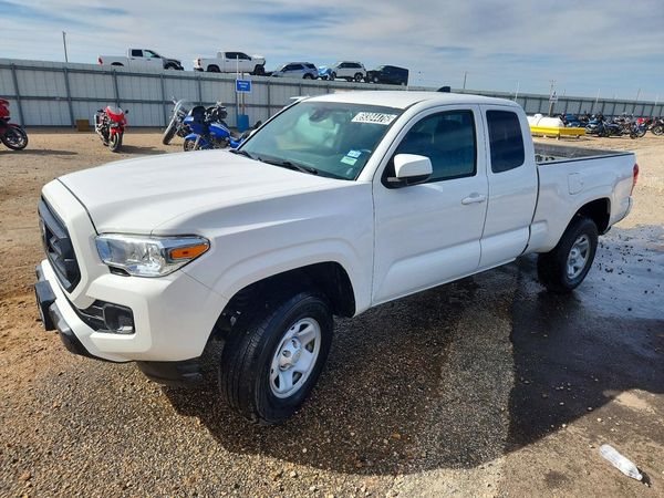 2023 TOYOTA TACOMA SR5 — Front 3/4