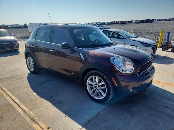 2014 MINI COOPER — Passenger 3/4
