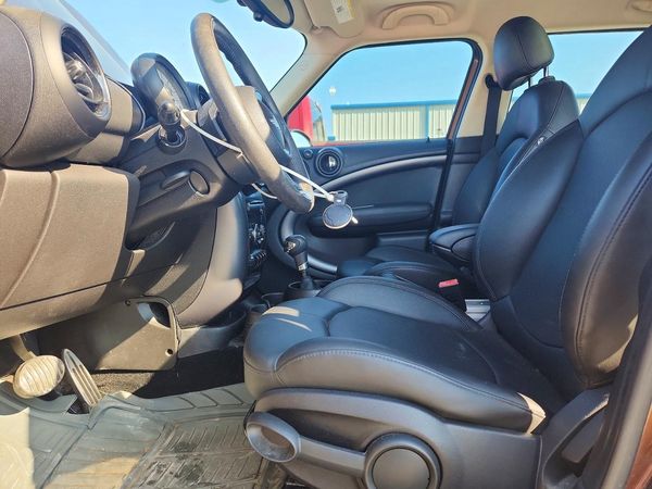 2014 MINI COOPER — DENT
