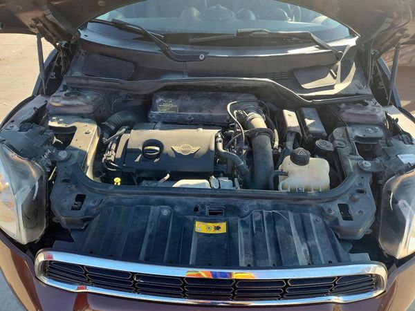 2014 MINI COOPER — Engine bay