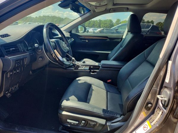 2017 LEXUS ES — DENT