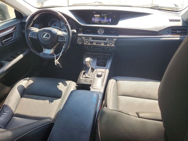 2017 LEXUS ES — CKPT