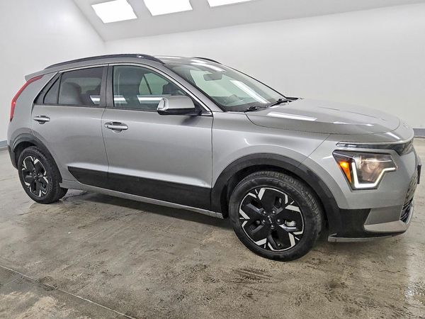 2023 KIA NIRO Wind — Passenger 3/4