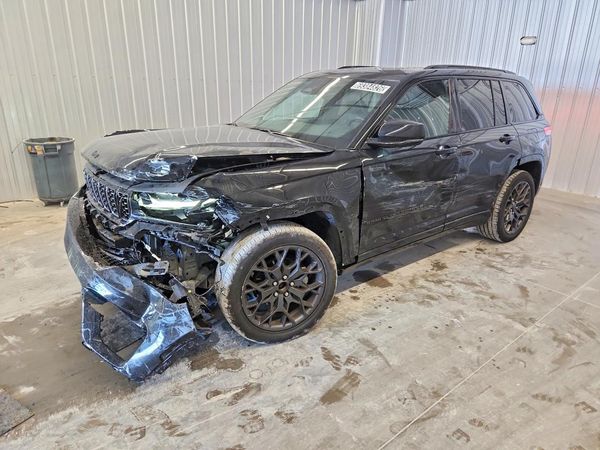 2025 JEEP GRAND CHEROKEE — DSFA — Front 3/4