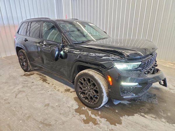 2025 JEEP GRAND CHEROKEE Summit — Passenger 3/4