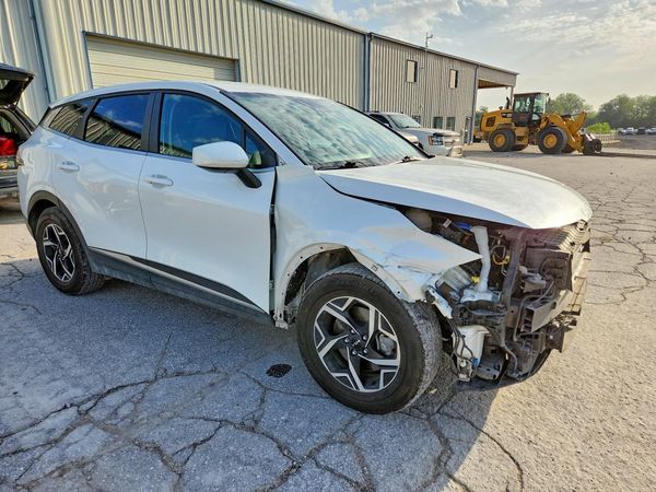 2023 KIA SPORTAGE LX — Passenger 3/4