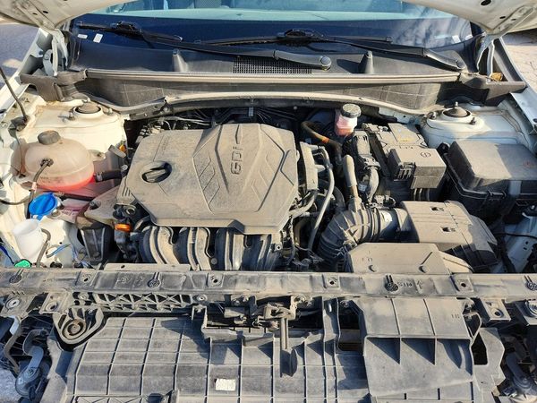 2023 KIA SPORTAGE LX — Engine bay