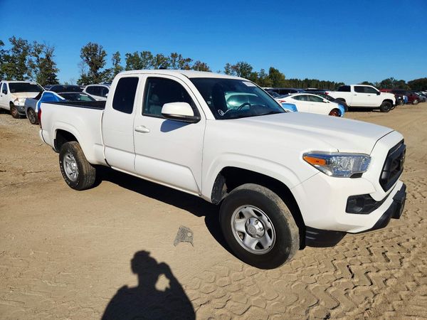 2023 TOYOTA TACOMA SR5 — Passenger 3/4