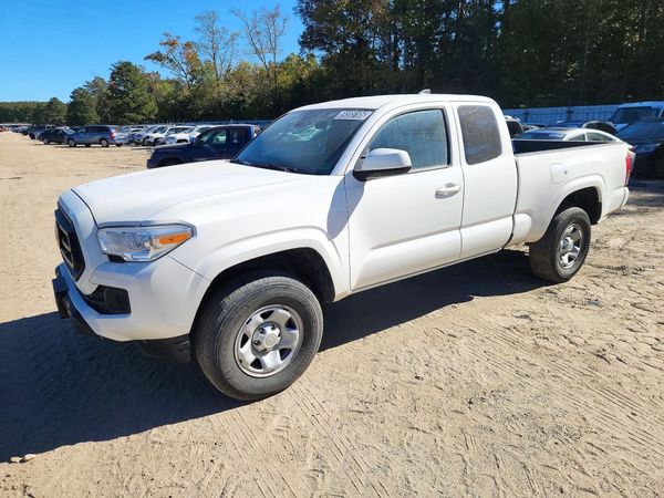 2023 TOYOTA TACOMA SR5 — Front 3/4