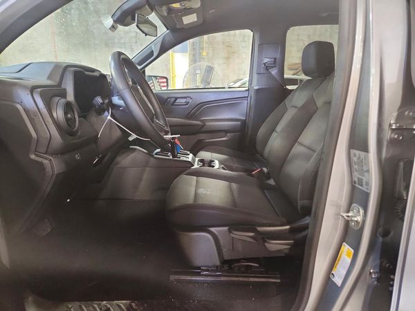 2024 CHEVROLET COLORADO Work Truck — DENT
