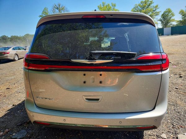 2024 CHRYSLER PACIFICA Touring L — DIRR