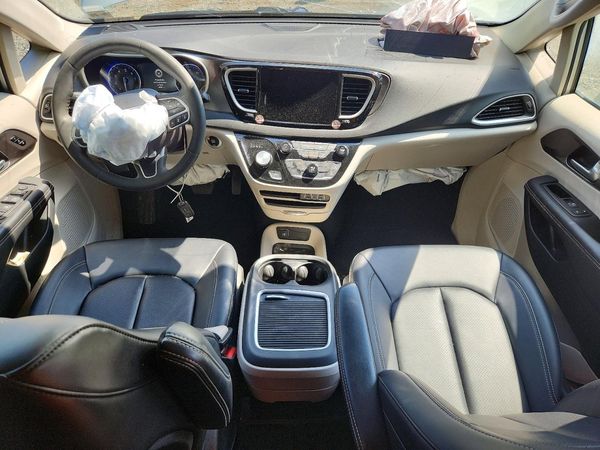 2024 CHRYSLER PACIFICA Touring L — CKPT