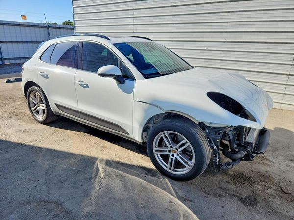 2021 PORSCHE MACAN — Passenger 3/4