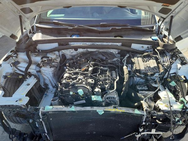 2021 PORSCHE MACAN — Engine bay