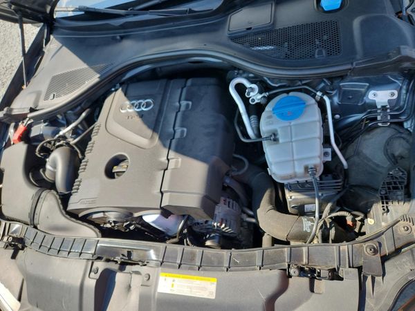 2014 AUDI A6 — Engine bay