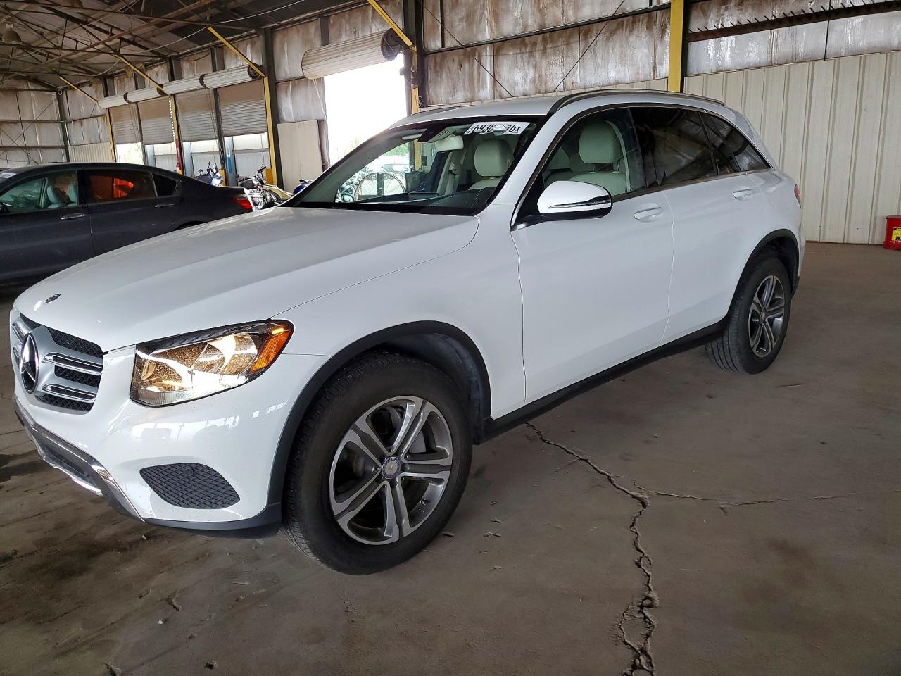 2017 MERCEDES-BENZ GLC — Front 3/4