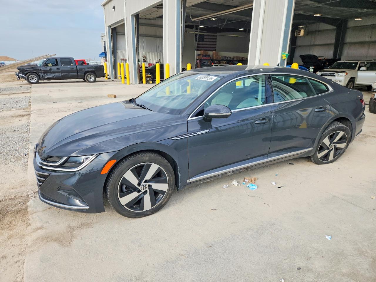 2021 VOLKSWAGEN ARTEON SE — Front 3/4