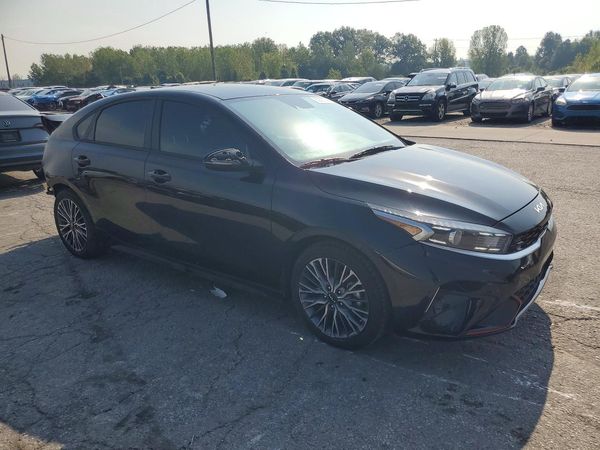 2022 KIA FORTE GT Line — Passenger 3/4