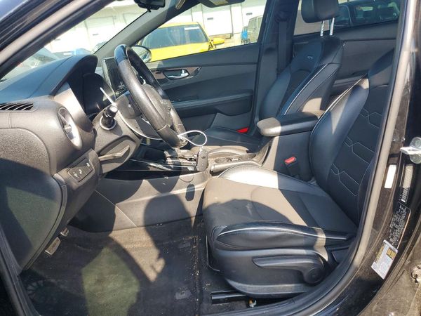 2022 KIA FORTE GT Line — DENT