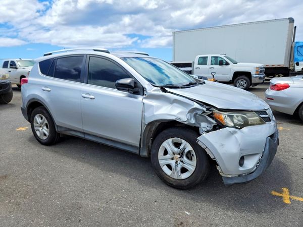 2015 TOYOTA RAV4 — Passenger 3/4