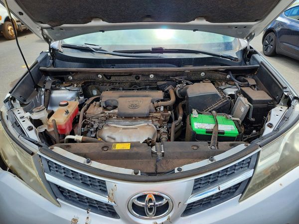 2015 TOYOTA RAV4 — Engine bay