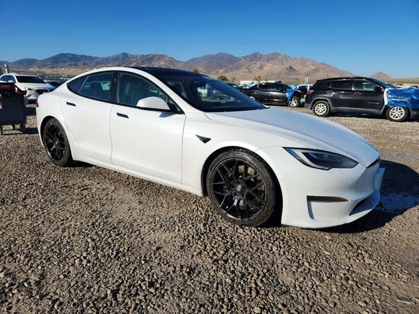 2021 TESLA MODEL S — Passenger 3/4