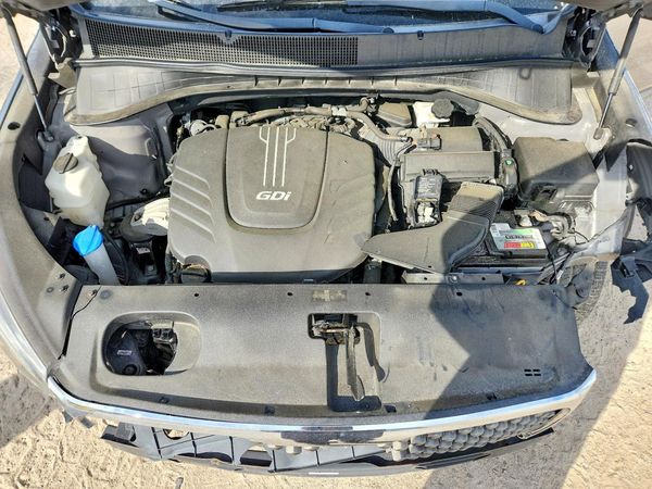 2018 KIA SORENTO SX, SXL — Engine bay