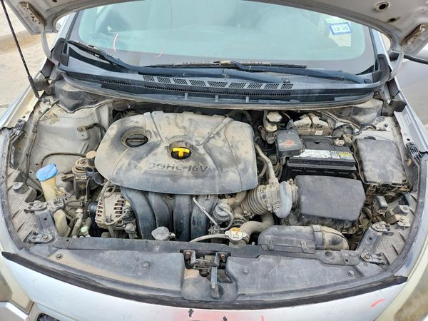 2015 KIA FORTE — Engine bay