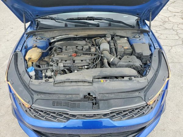 2022 KIA K5 — Engine bay