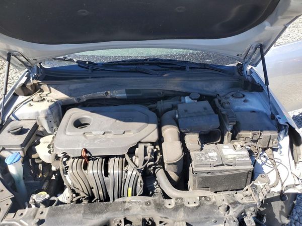 2019 KIA OPTIMA — Engine bay