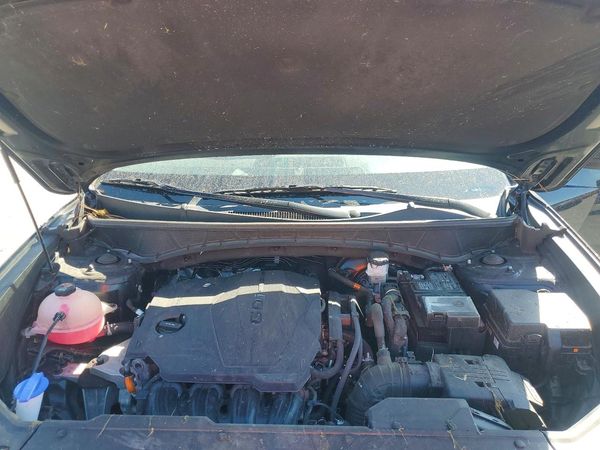 2025 HYUNDAI TUCSON — Engine bay
