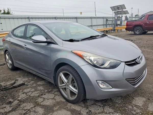 2013 HYUNDAI ELANTRA