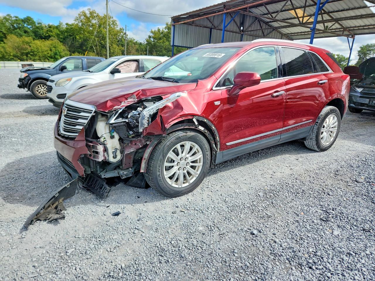 2017 CADILLAC XT5 Base — Front 3/4