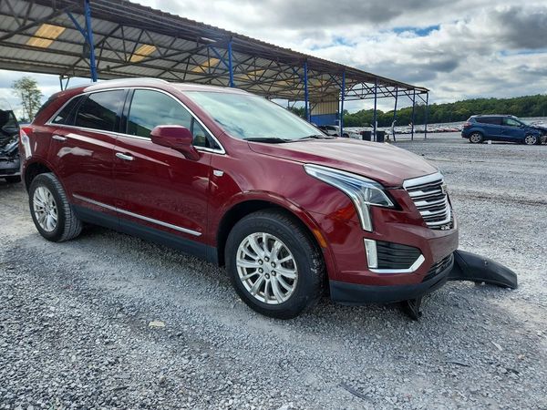 2017 CADILLAC XT5 Base — Passenger 3/4