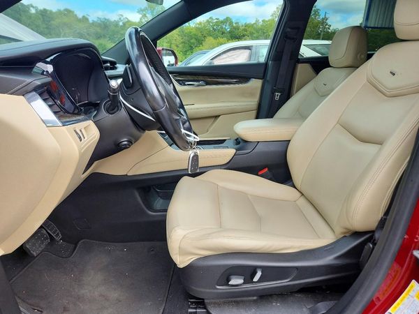 2017 CADILLAC XT5 Base — DENT