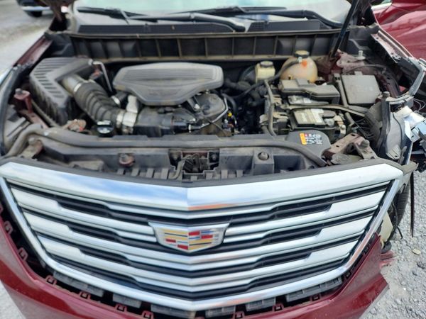 2017 CADILLAC XT5 Base — Engine bay