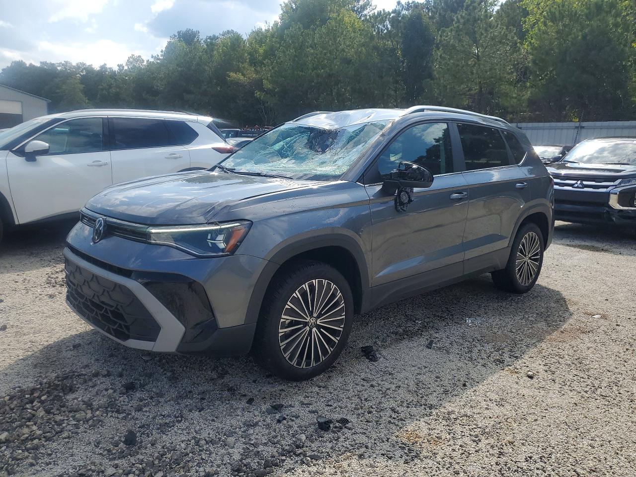 2026 VOLKSWAGEN TAOS SE — Front 3/4